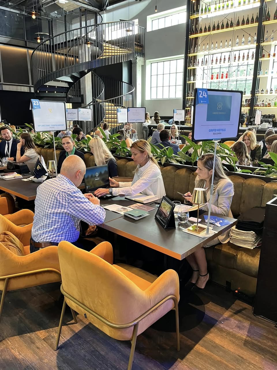 Meet The Bidder Luxury & MICE Summer Edition - Turystyczna Organizacja Otwarta na posterunku